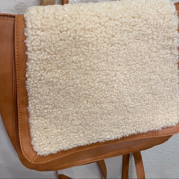 Universal thread Tan teddy backpack - Picture 4 of 10